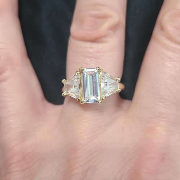 Gorgeous Engagement/Promise Ring S7 - Picture 6 of 7